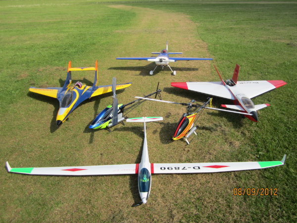 Picture of a group of model aircraft